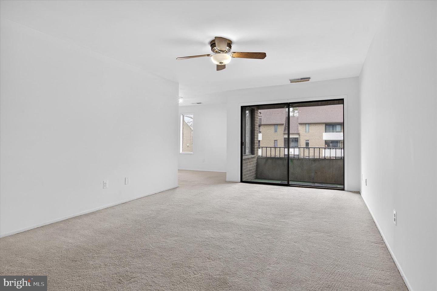 509 FLORIDA AVE #103, HERNDON, Virginia 20170, 2 Bedrooms Bedrooms, ,1 BathroomBathrooms,Residential,For sale,509 FLORIDA AVE #103,VAFX2291712 MLS # VAFX2291712