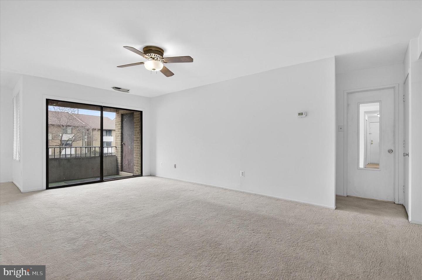 509 FLORIDA AVE #103, HERNDON, Virginia 20170, 2 Bedrooms Bedrooms, ,1 BathroomBathrooms,Residential,For sale,509 FLORIDA AVE #103,VAFX2291712 MLS # VAFX2291712