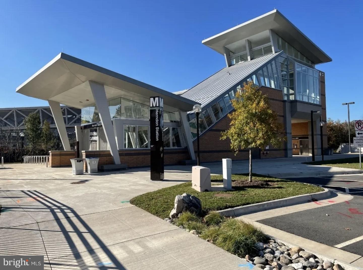 509 FLORIDA AVE #103, HERNDON, Virginia 20170, 2 Bedrooms Bedrooms, ,1 BathroomBathrooms,Residential,For sale,509 FLORIDA AVE #103,VAFX2291712 MLS # VAFX2291712