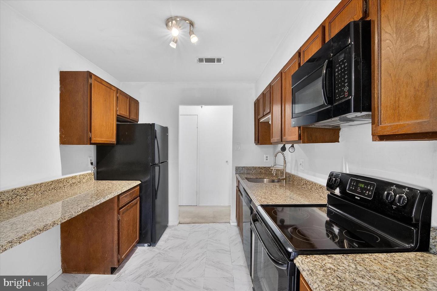 509 FLORIDA AVE #103, HERNDON, Virginia 20170, 2 Bedrooms Bedrooms, ,1 BathroomBathrooms,Residential,For sale,509 FLORIDA AVE #103,VAFX2291712 MLS # VAFX2291712