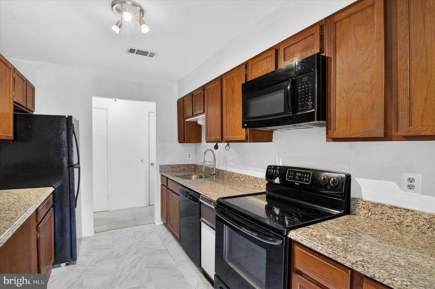 509 FLORIDA AVE #103, HERNDON, Virginia 20170, 2 Bedrooms Bedrooms, ,1 BathroomBathrooms,Residential,For sale,509 FLORIDA AVE #103,VAFX2291712 MLS # VAFX2291712