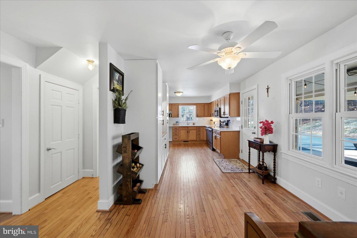 420 LURAY AVE, FRONT ROYAL, Virginia 22630, 5 Bedrooms Bedrooms, 12 Rooms Rooms,3 BathroomsBathrooms,Residential,For sale,420 LURAY AVE,VAWR2013460 MLS # VAWR2013460