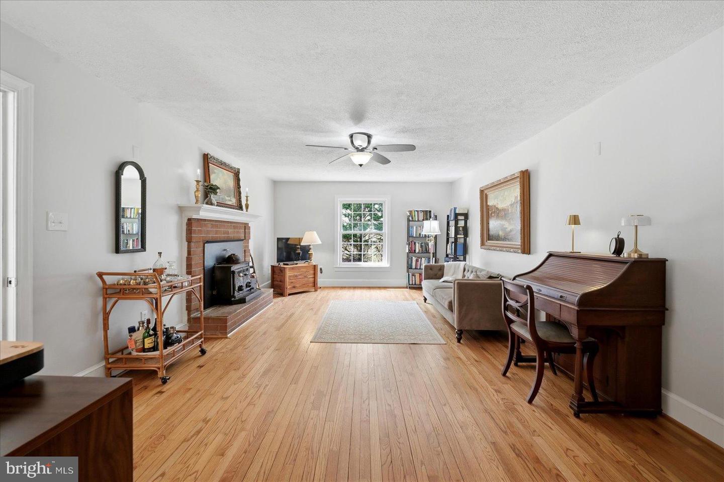 420 LURAY AVE, FRONT ROYAL, Virginia 22630, 5 Bedrooms Bedrooms, 12 Rooms Rooms,3 BathroomsBathrooms,Residential,For sale,420 LURAY AVE,VAWR2013460 MLS # VAWR2013460