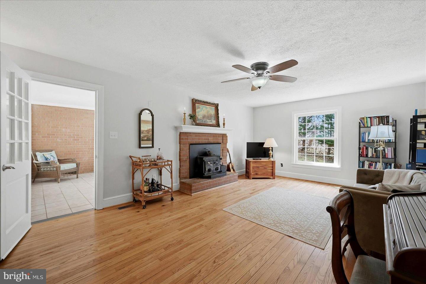 420 LURAY AVE, FRONT ROYAL, Virginia 22630, 5 Bedrooms Bedrooms, 12 Rooms Rooms,3 BathroomsBathrooms,Residential,For sale,420 LURAY AVE,VAWR2013460 MLS # VAWR2013460