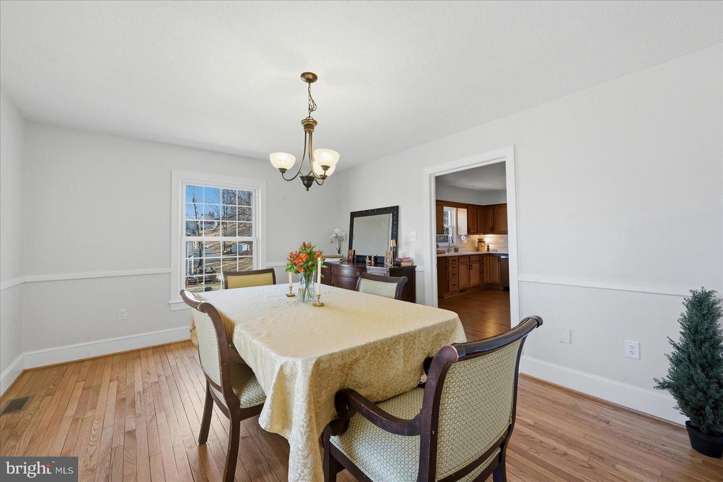 420 LURAY AVE, FRONT ROYAL, Virginia 22630, 5 Bedrooms Bedrooms, 12 Rooms Rooms,3 BathroomsBathrooms,Residential,For sale,420 LURAY AVE,VAWR2013460 MLS # VAWR2013460