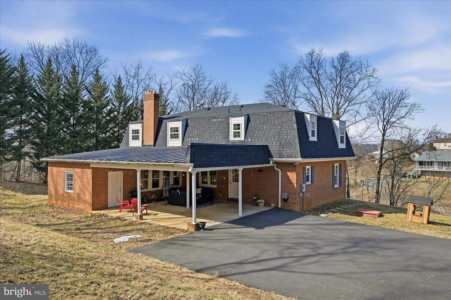 420 LURAY AVE, FRONT ROYAL, Virginia 22630, 5 Bedrooms Bedrooms, 12 Rooms Rooms,3 BathroomsBathrooms,Residential,For sale,420 LURAY AVE,VAWR2013460 MLS # VAWR2013460