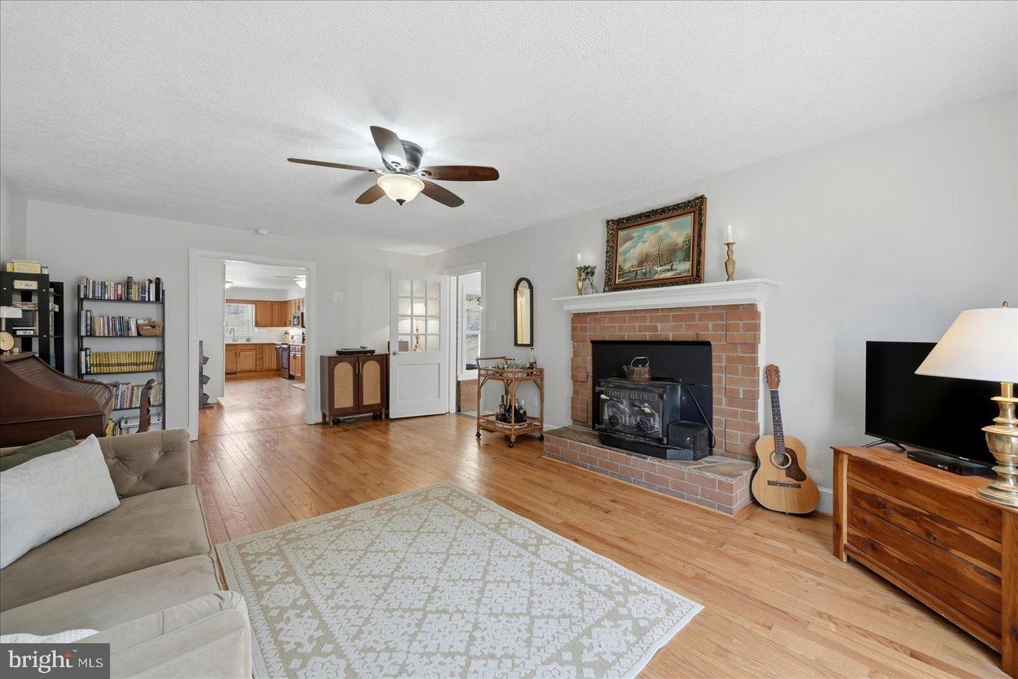 420 LURAY AVE, FRONT ROYAL, Virginia 22630, 5 Bedrooms Bedrooms, 12 Rooms Rooms,3 BathroomsBathrooms,Residential,For sale,420 LURAY AVE,VAWR2013460 MLS # VAWR2013460