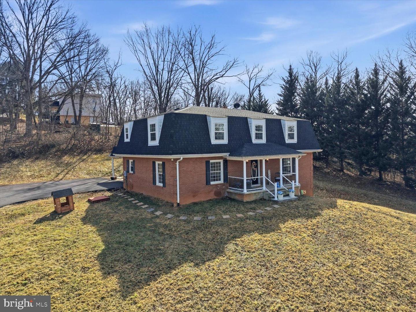 420 LURAY AVE, FRONT ROYAL, Virginia 22630, 5 Bedrooms Bedrooms, 12 Rooms Rooms,3 BathroomsBathrooms,Residential,For sale,420 LURAY AVE,VAWR2013460 MLS # VAWR2013460