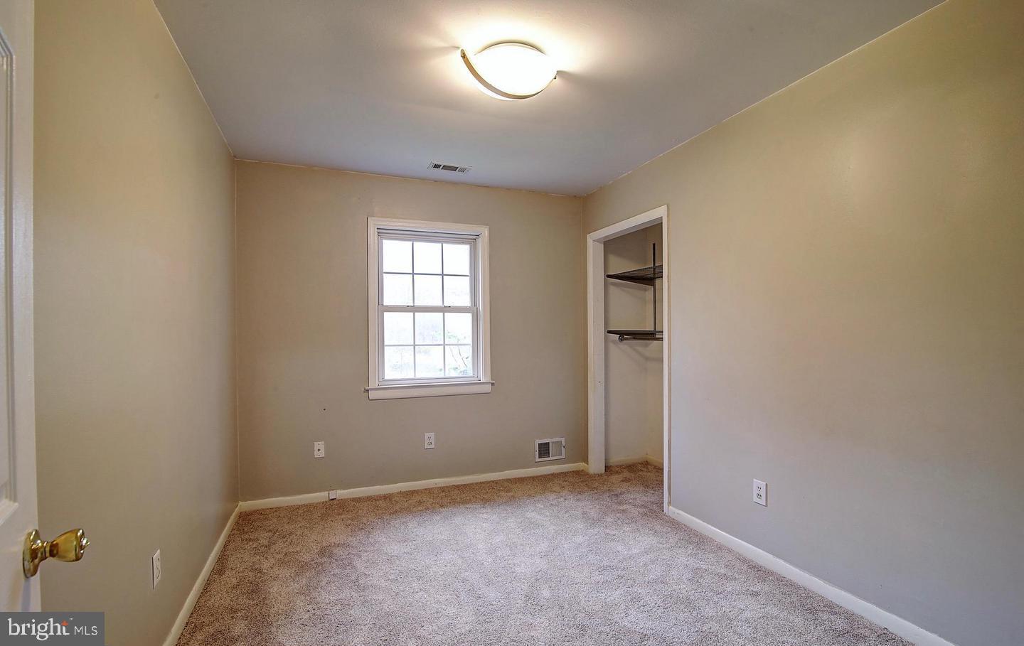 13096 FURNACE MOUNTAIN RD, LOVETTSVILLE, Virginia 20180, 3 Bedrooms Bedrooms, ,1 BathroomBathrooms,Residential,For sale,13096 FURNACE MOUNTAIN RD,VALO2116322 MLS # VALO2116322