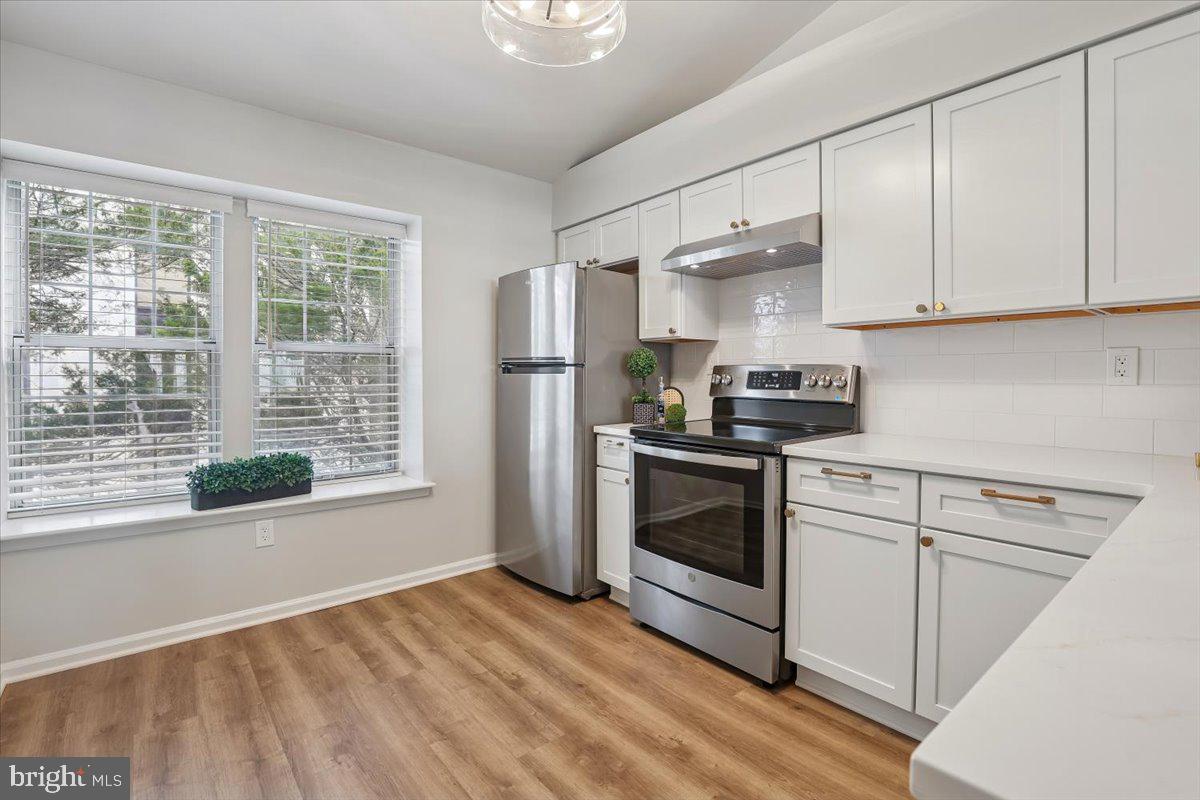 3403 LAKESIDE VIEW DR #18-4, FALLS CHURCH, Virginia 22041, 2 Bedrooms Bedrooms, ,1 BathroomBathrooms,Residential,For sale,3403 LAKESIDE VIEW DR #18-4,VAFX2291978 MLS # VAFX2291978