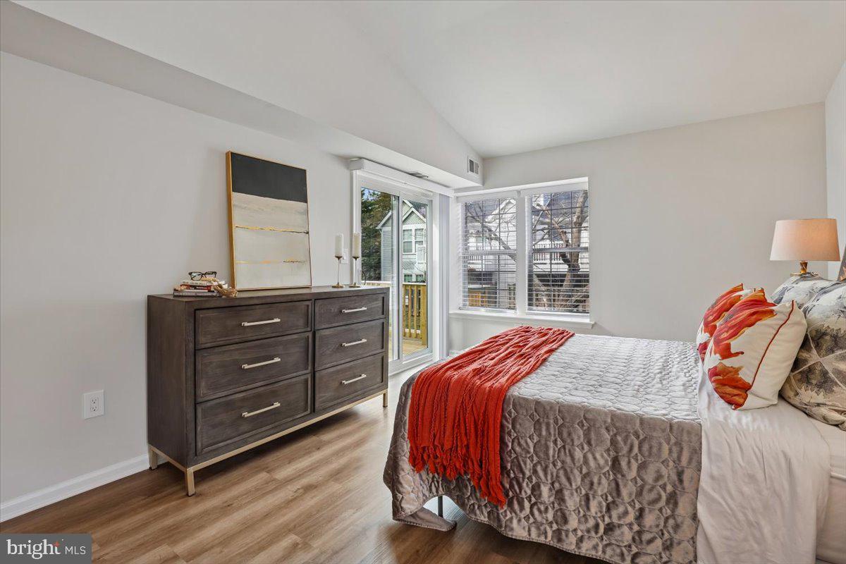 3403 LAKESIDE VIEW DR #18-4, FALLS CHURCH, Virginia 22041, 2 Bedrooms Bedrooms, ,1 BathroomBathrooms,Residential,For sale,3403 LAKESIDE VIEW DR #18-4,VAFX2291978 MLS # VAFX2291978