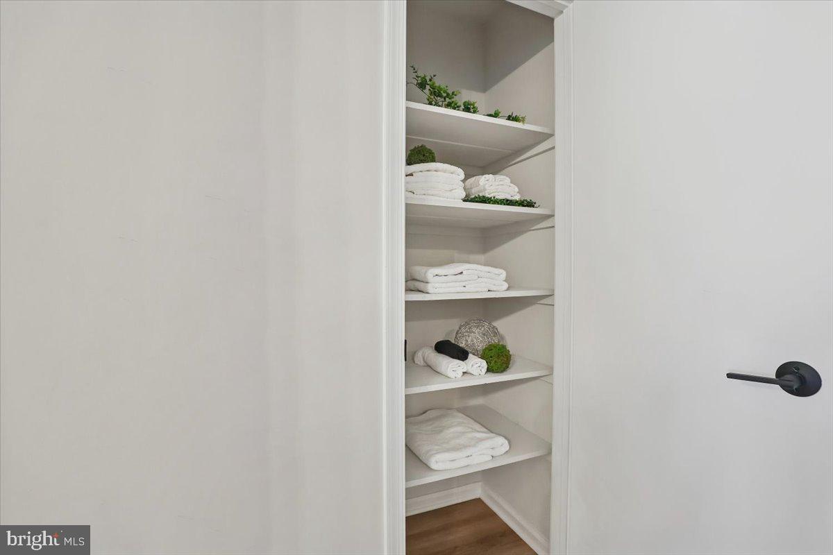 3403 LAKESIDE VIEW DR #18-4, FALLS CHURCH, Virginia 22041, 2 Bedrooms Bedrooms, ,1 BathroomBathrooms,Residential,For sale,3403 LAKESIDE VIEW DR #18-4,VAFX2291978 MLS # VAFX2291978