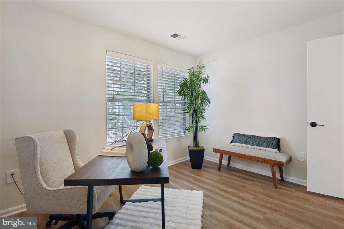 3403 LAKESIDE VIEW DR #18-4, FALLS CHURCH, Virginia 22041, 2 Bedrooms Bedrooms, ,1 BathroomBathrooms,Residential,For sale,3403 LAKESIDE VIEW DR #18-4,VAFX2291978 MLS # VAFX2291978