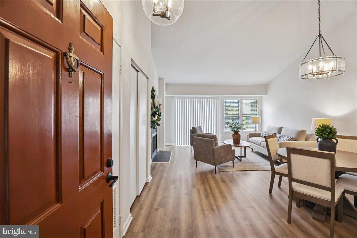 3403 LAKESIDE VIEW DR #18-4, FALLS CHURCH, Virginia 22041, 2 Bedrooms Bedrooms, ,1 BathroomBathrooms,Residential,For sale,3403 LAKESIDE VIEW DR #18-4,VAFX2291978 MLS # VAFX2291978