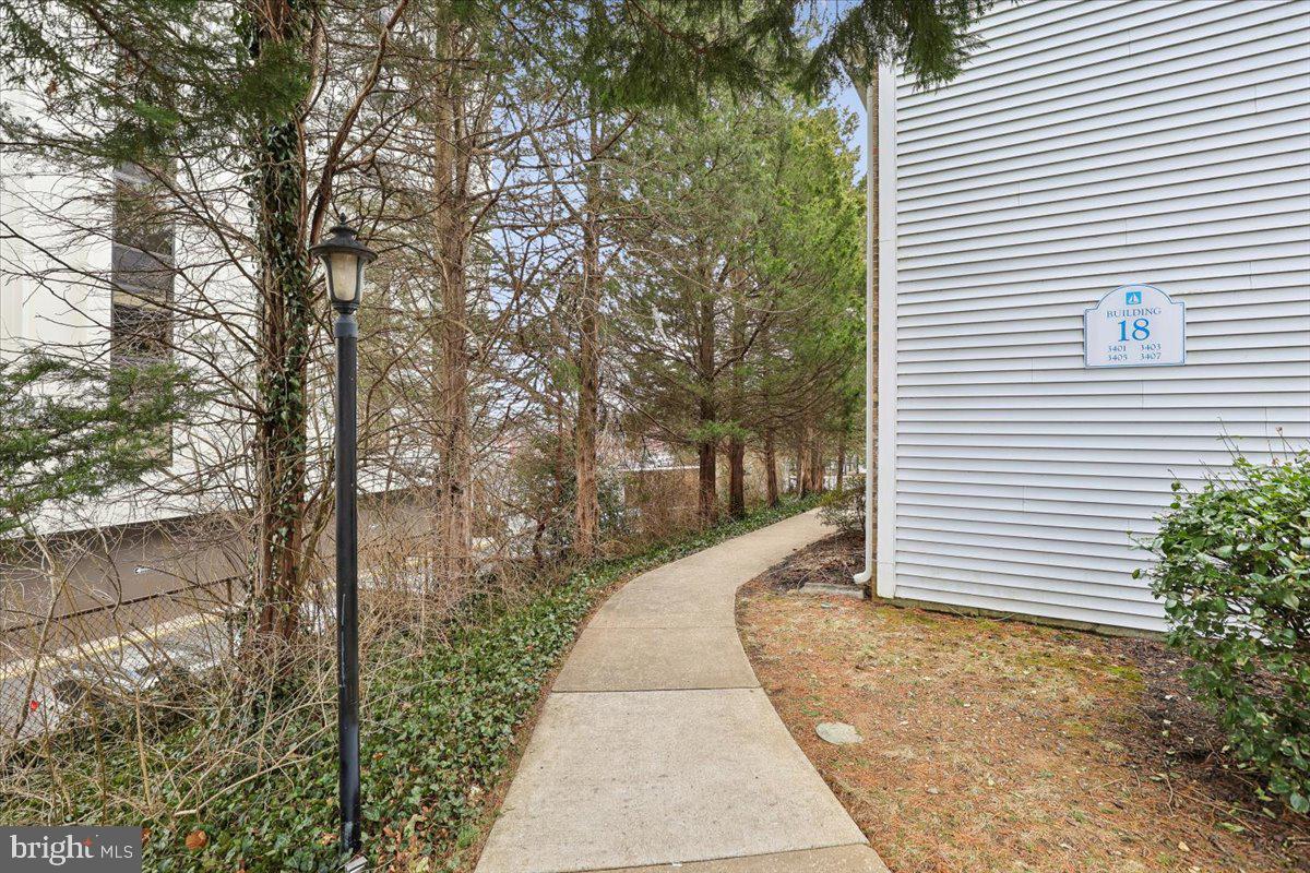 3403 LAKESIDE VIEW DR #18-4, FALLS CHURCH, Virginia 22041, 2 Bedrooms Bedrooms, ,1 BathroomBathrooms,Residential,For sale,3403 LAKESIDE VIEW DR #18-4,VAFX2291978 MLS # VAFX2291978