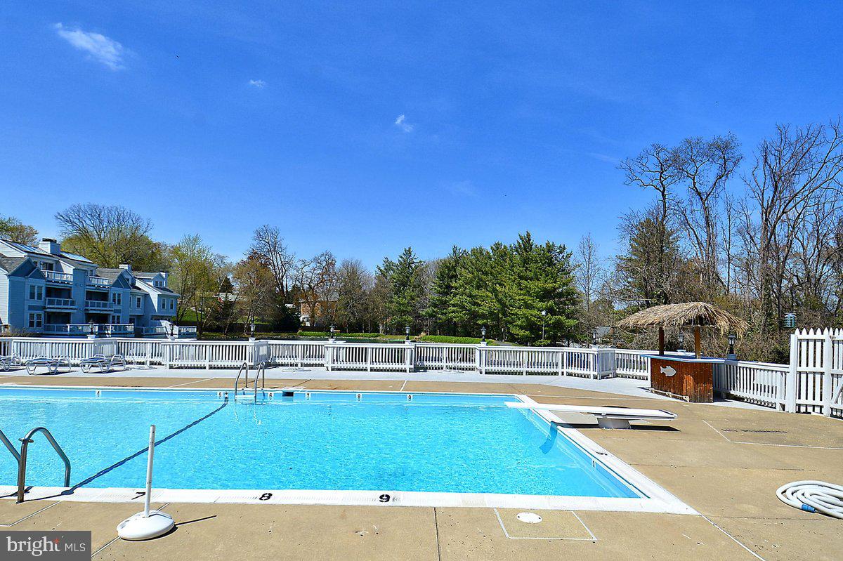 3403 LAKESIDE VIEW DR #18-4, FALLS CHURCH, Virginia 22041, 2 Bedrooms Bedrooms, ,1 BathroomBathrooms,Residential,For sale,3403 LAKESIDE VIEW DR #18-4,VAFX2291978 MLS # VAFX2291978