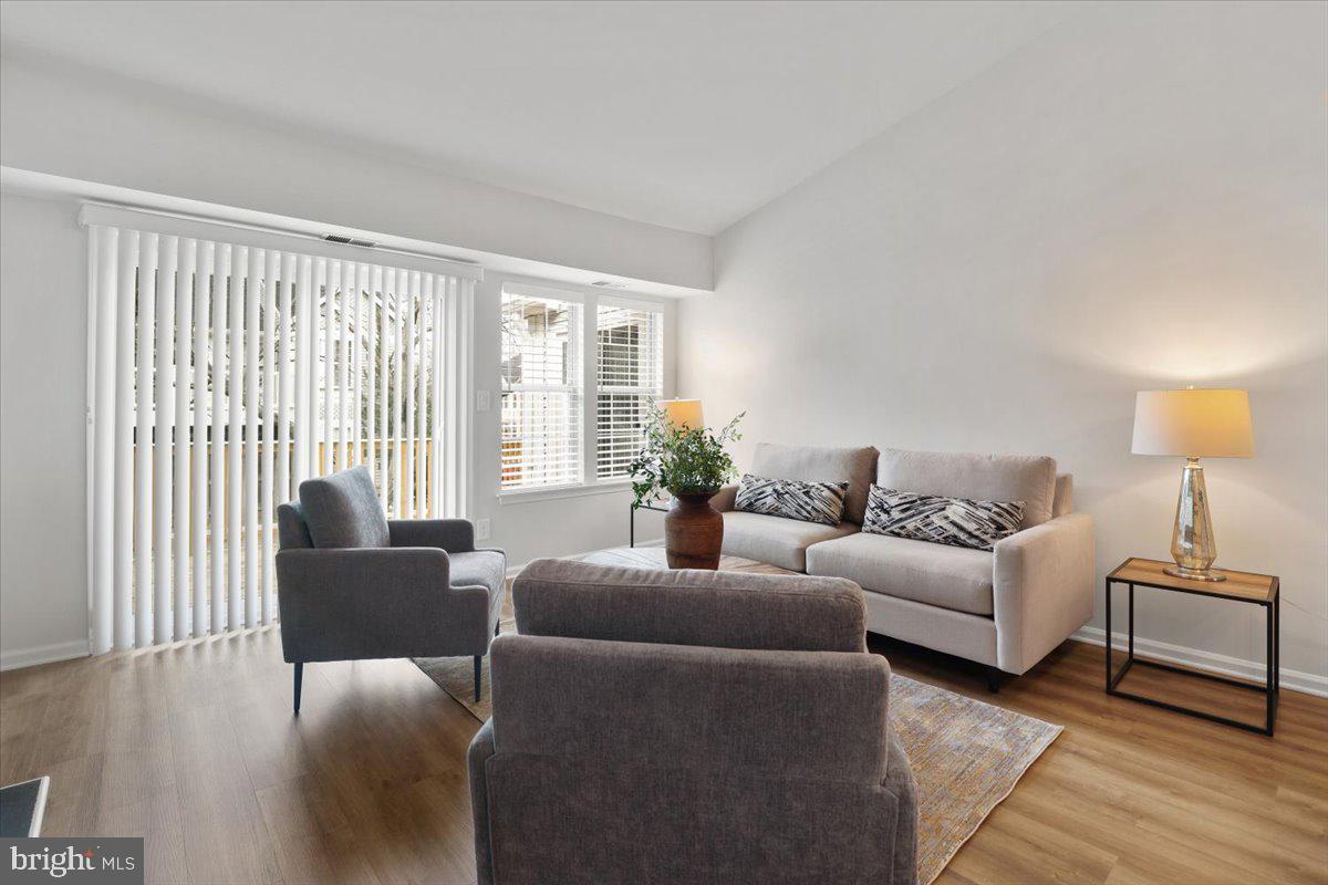 3403 LAKESIDE VIEW DR #18-4, FALLS CHURCH, Virginia 22041, 2 Bedrooms Bedrooms, ,1 BathroomBathrooms,Residential,For sale,3403 LAKESIDE VIEW DR #18-4,VAFX2291978 MLS # VAFX2291978