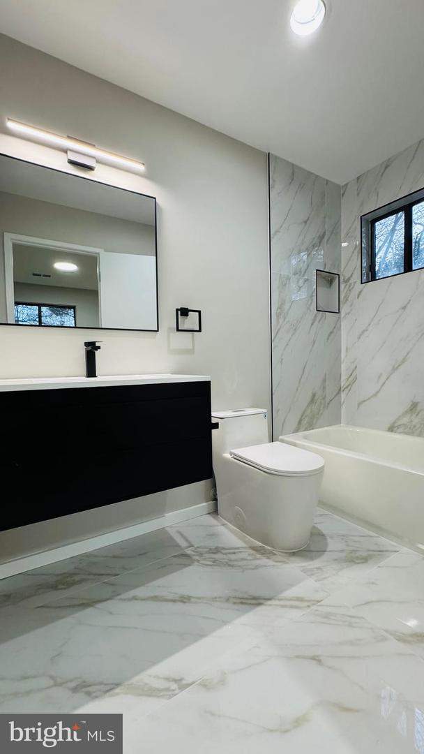 1671 CEDAR HOLLOW WAY, RESTON, Virginia 20194, 4 Bedrooms Bedrooms, ,4 BathroomsBathrooms,Residential,For sale,1671 CEDAR HOLLOW WAY,VAFX2292006 MLS # VAFX2292006