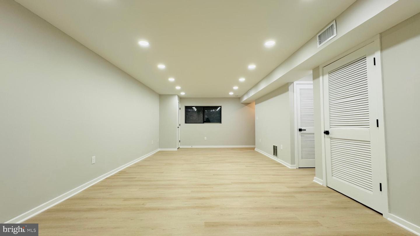 1671 CEDAR HOLLOW WAY, RESTON, Virginia 20194, 4 Bedrooms Bedrooms, ,4 BathroomsBathrooms,Residential,For sale,1671 CEDAR HOLLOW WAY,VAFX2292006 MLS # VAFX2292006