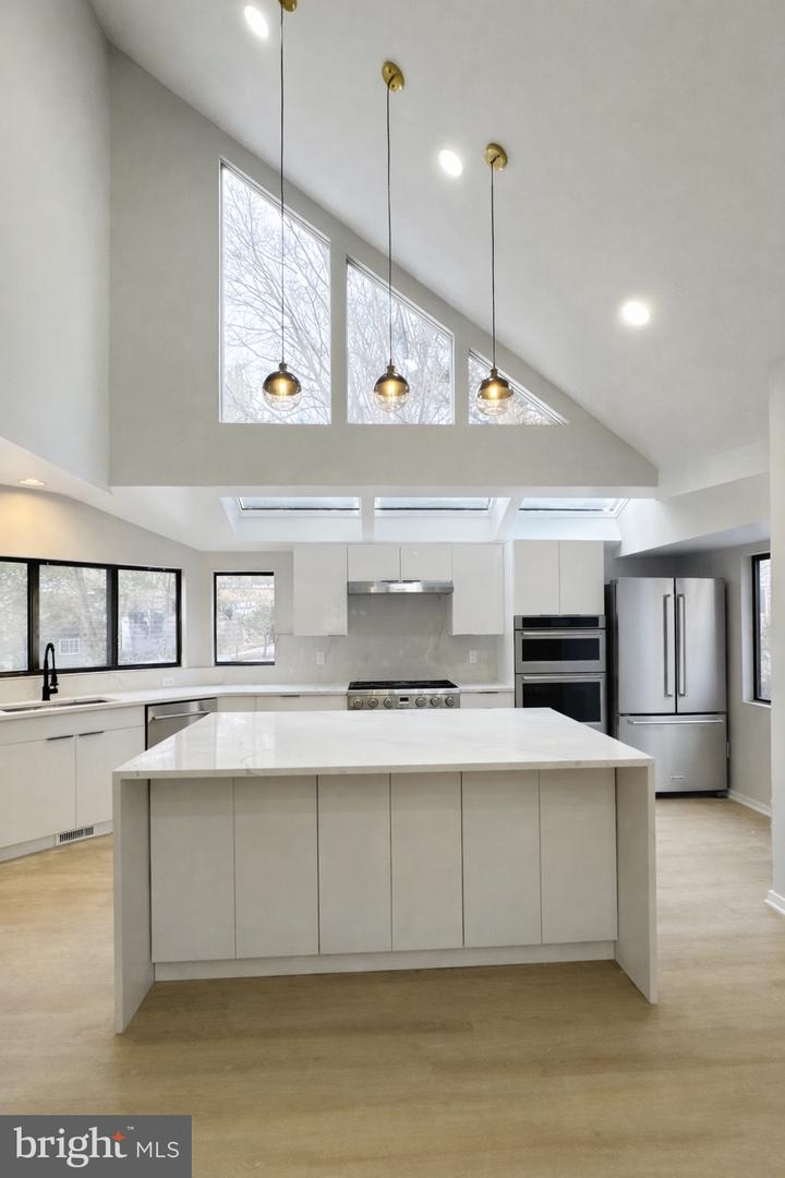 1671 CEDAR HOLLOW WAY, RESTON, Virginia 20194, 4 Bedrooms Bedrooms, ,4 BathroomsBathrooms,Residential,For sale,1671 CEDAR HOLLOW WAY,VAFX2292006 MLS # VAFX2292006