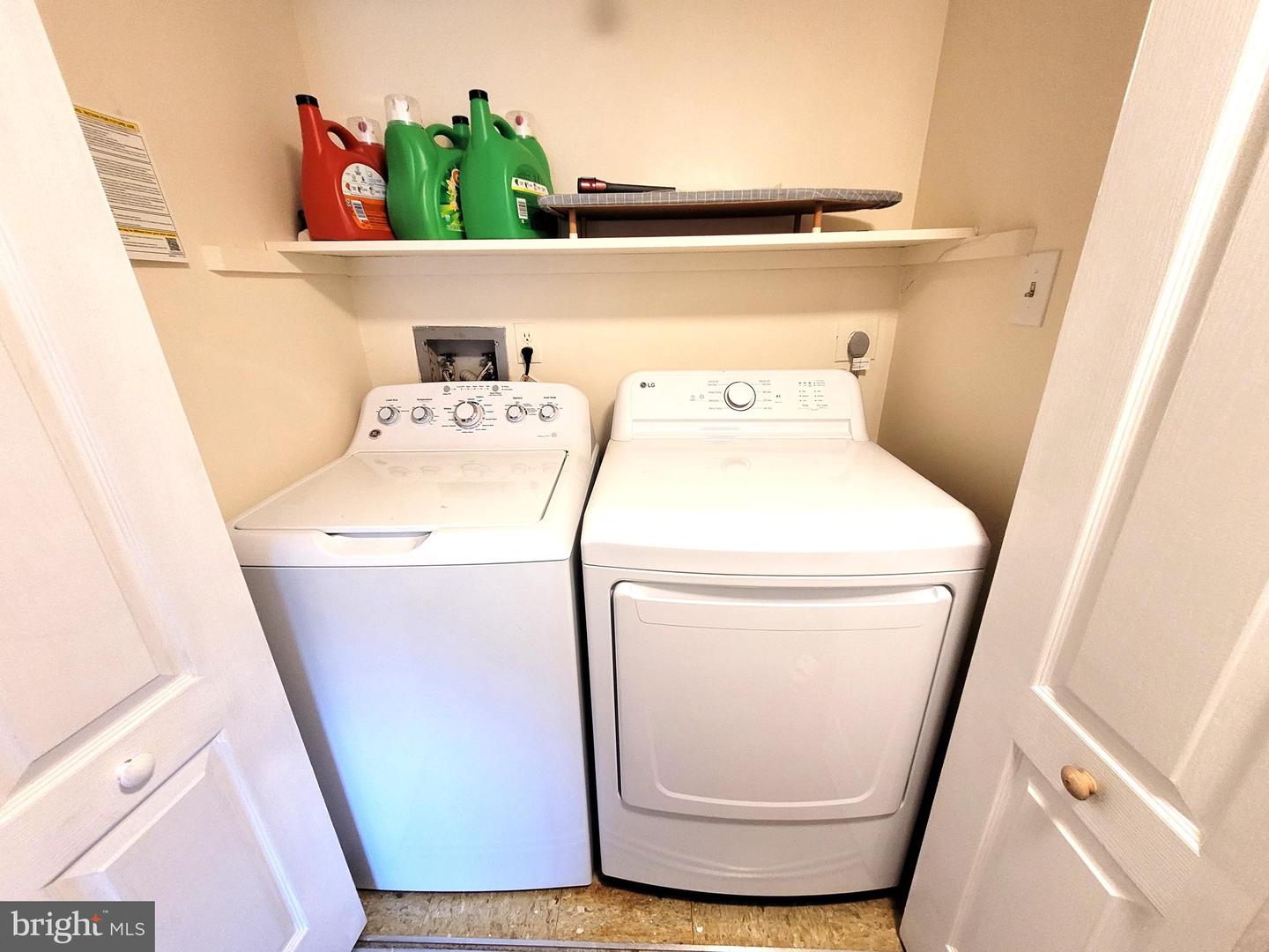 9800 KINGSBRIDGE DR #2, FAIRFAX, Virginia 22031, 3 Bedrooms Bedrooms, ,2 BathroomsBathrooms,Residential,For sale,9800 KINGSBRIDGE DR #2,VAFX2292020 MLS # VAFX2292020