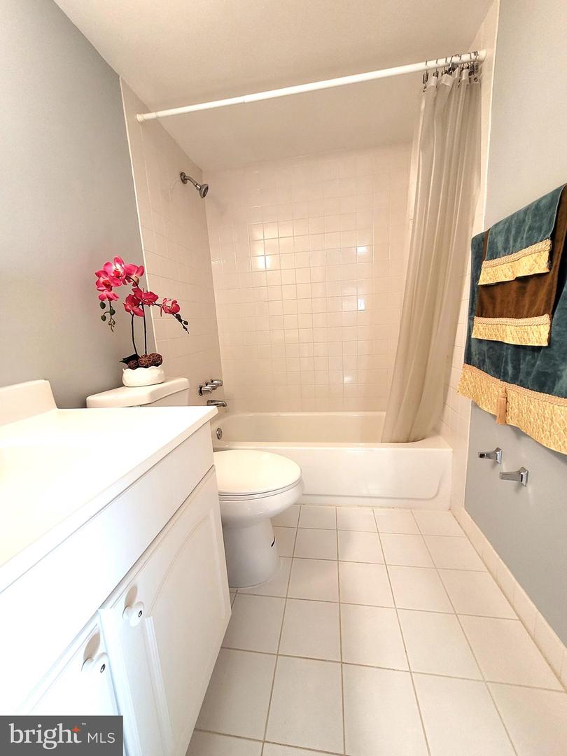 9800 KINGSBRIDGE DR #2, FAIRFAX, Virginia 22031, 3 Bedrooms Bedrooms, ,2 BathroomsBathrooms,Residential,For sale,9800 KINGSBRIDGE DR #2,VAFX2292020 MLS # VAFX2292020