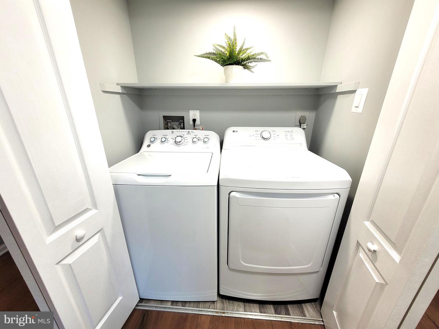 9800 KINGSBRIDGE DR #2, FAIRFAX, Virginia 22031, 3 Bedrooms Bedrooms, ,2 BathroomsBathrooms,Residential,For sale,9800 KINGSBRIDGE DR #2,VAFX2292020 MLS # VAFX2292020