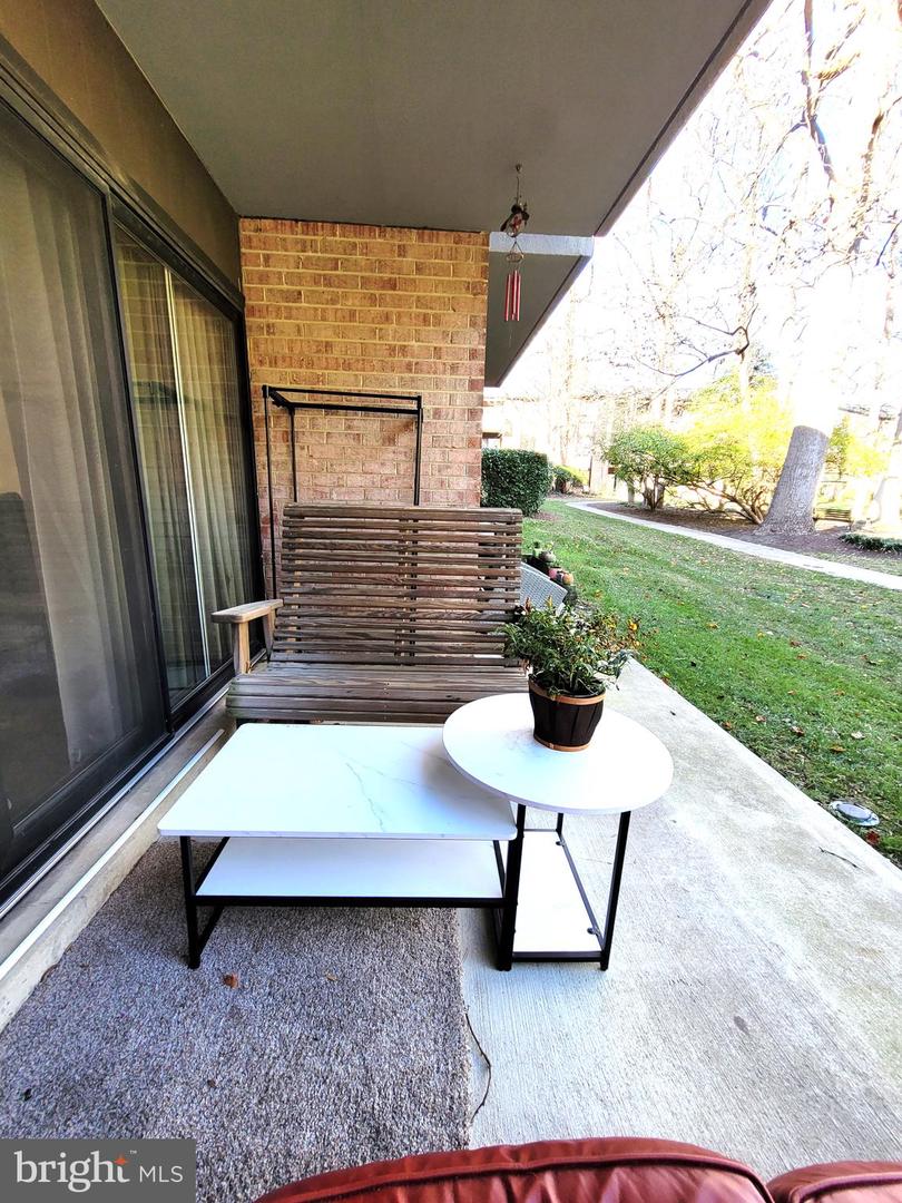 9800 KINGSBRIDGE DR #2, FAIRFAX, Virginia 22031, 3 Bedrooms Bedrooms, ,2 BathroomsBathrooms,Residential,For sale,9800 KINGSBRIDGE DR #2,VAFX2292020 MLS # VAFX2292020