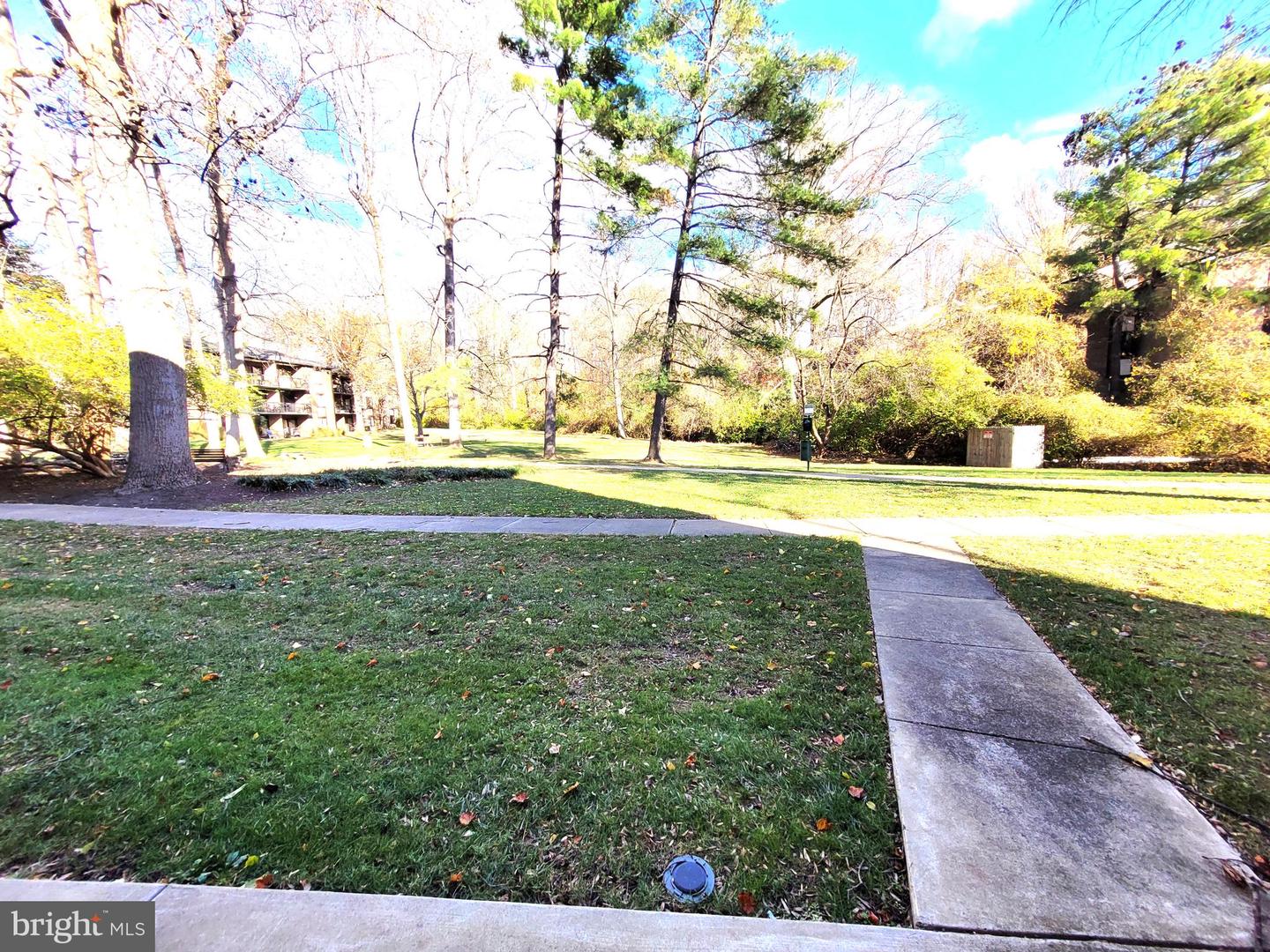 9800 KINGSBRIDGE DR #2, FAIRFAX, Virginia 22031, 3 Bedrooms Bedrooms, ,2 BathroomsBathrooms,Residential,For sale,9800 KINGSBRIDGE DR #2,VAFX2292020 MLS # VAFX2292020