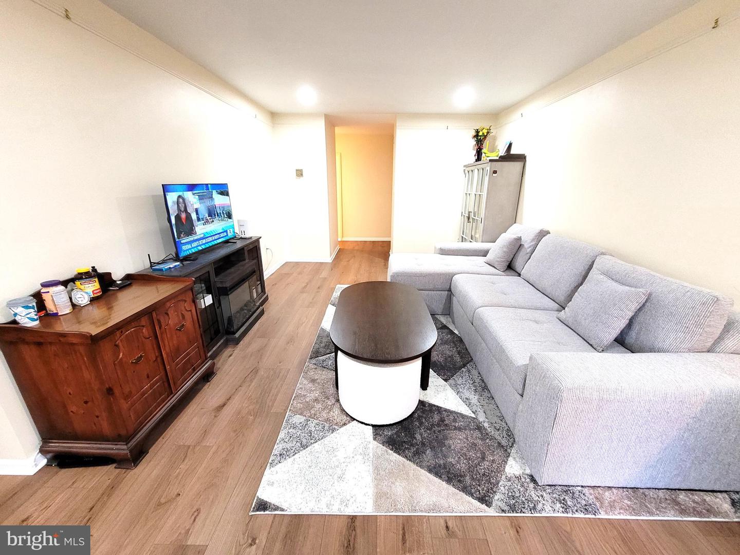 9800 KINGSBRIDGE DR #2, FAIRFAX, Virginia 22031, 3 Bedrooms Bedrooms, ,2 BathroomsBathrooms,Residential,For sale,9800 KINGSBRIDGE DR #2,VAFX2292020 MLS # VAFX2292020