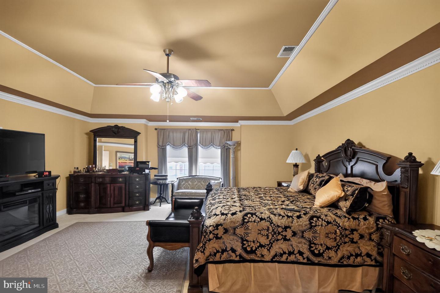 5837 RHODE ISLAND DR, WOODBRIDGE, Virginia 22193, 5 Bedrooms Bedrooms, ,3 BathroomsBathrooms,Residential,For sale,5837 RHODE ISLAND DR,VAPW2112974 MLS # VAPW2112974