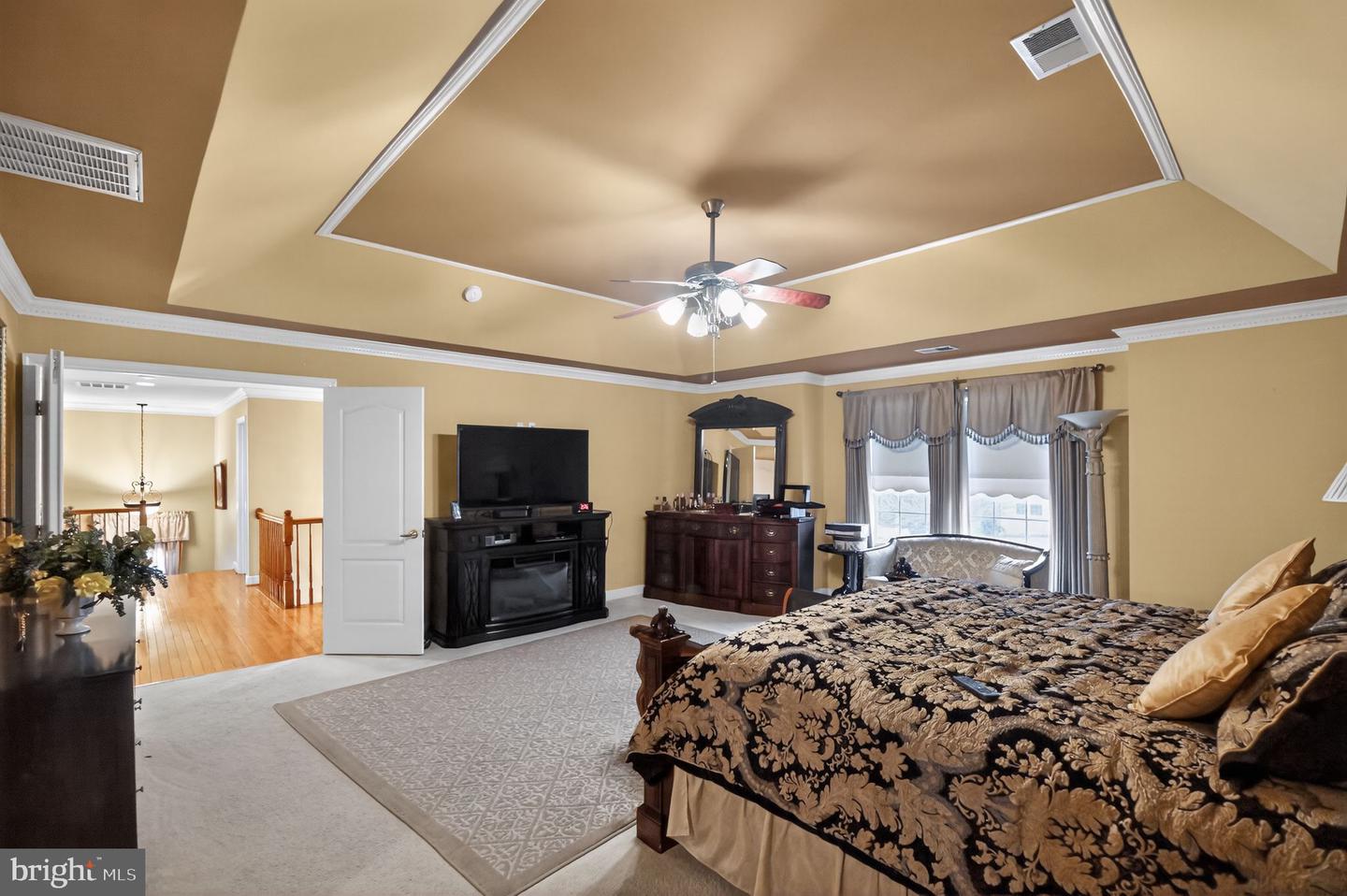 5837 RHODE ISLAND DR, WOODBRIDGE, Virginia 22193, 5 Bedrooms Bedrooms, ,3 BathroomsBathrooms,Residential,For sale,5837 RHODE ISLAND DR,VAPW2112974 MLS # VAPW2112974