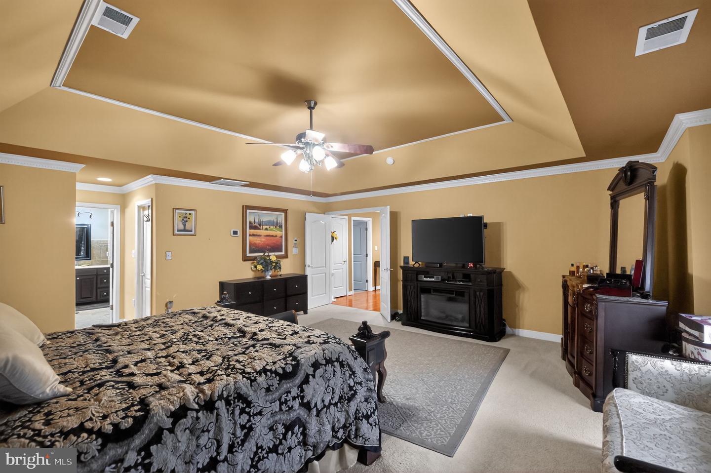 5837 RHODE ISLAND DR, WOODBRIDGE, Virginia 22193, 5 Bedrooms Bedrooms, ,3 BathroomsBathrooms,Residential,For sale,5837 RHODE ISLAND DR,VAPW2112974 MLS # VAPW2112974