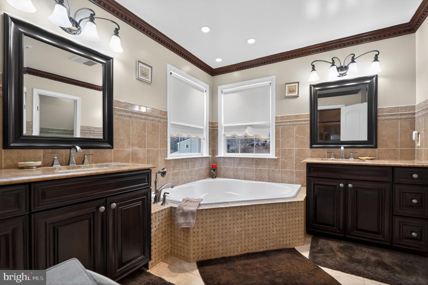 5837 RHODE ISLAND DR, WOODBRIDGE, Virginia 22193, 5 Bedrooms Bedrooms, ,3 BathroomsBathrooms,Residential,For sale,5837 RHODE ISLAND DR,VAPW2112974 MLS # VAPW2112974