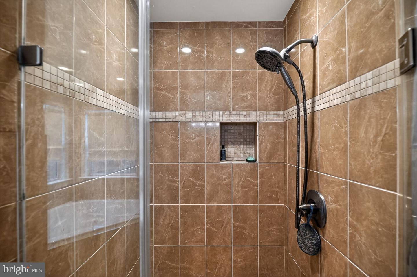 5837 RHODE ISLAND DR, WOODBRIDGE, Virginia 22193, 5 Bedrooms Bedrooms, ,3 BathroomsBathrooms,Residential,For sale,5837 RHODE ISLAND DR,VAPW2112974 MLS # VAPW2112974