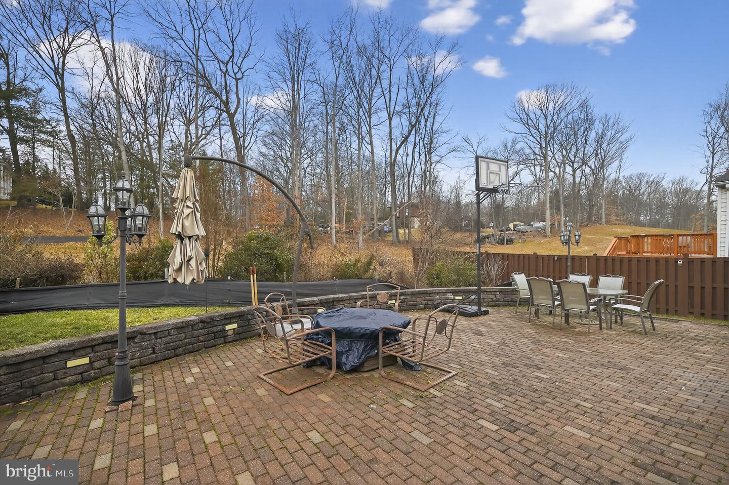 5837 RHODE ISLAND DR, WOODBRIDGE, Virginia 22193, 5 Bedrooms Bedrooms, ,3 BathroomsBathrooms,Residential,For sale,5837 RHODE ISLAND DR,VAPW2112974 MLS # VAPW2112974