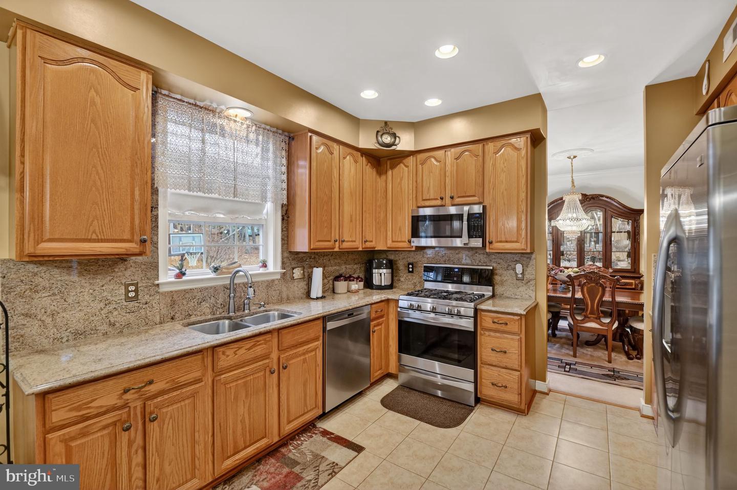 5837 RHODE ISLAND DR, WOODBRIDGE, Virginia 22193, 5 Bedrooms Bedrooms, ,3 BathroomsBathrooms,Residential,For sale,5837 RHODE ISLAND DR,VAPW2112974 MLS # VAPW2112974