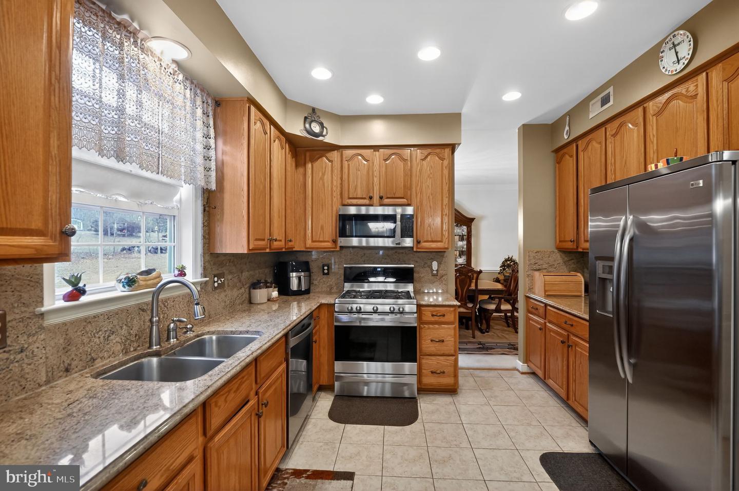 5837 RHODE ISLAND DR, WOODBRIDGE, Virginia 22193, 5 Bedrooms Bedrooms, ,3 BathroomsBathrooms,Residential,For sale,5837 RHODE ISLAND DR,VAPW2112974 MLS # VAPW2112974