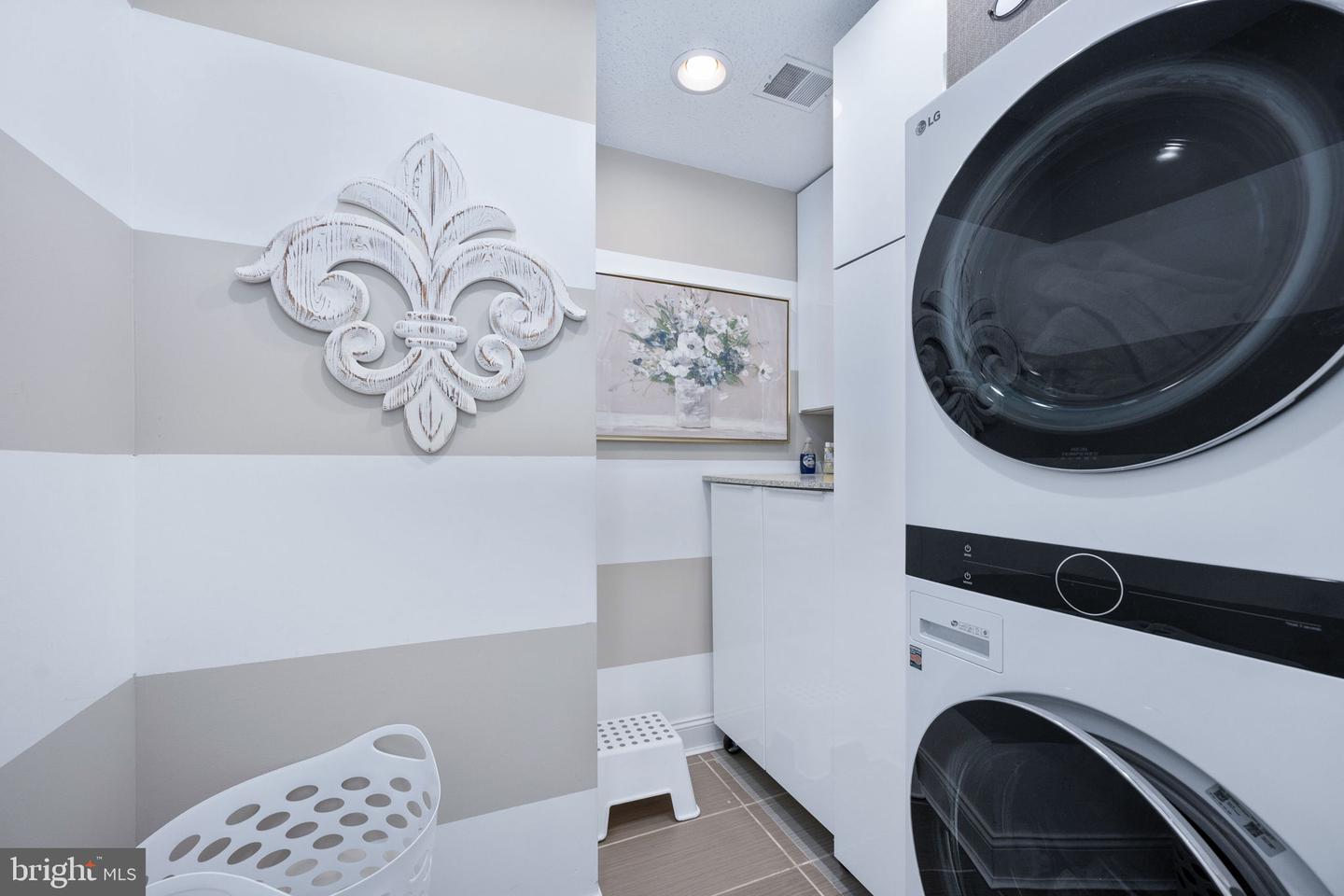 11 KENWOOD CT, FREDERICKSBURG, Virginia 22405, 5 Bedrooms Bedrooms, ,3 BathroomsBathrooms,Residential,For sale,11 KENWOOD CT,VAST2046356 MLS # VAST2046356