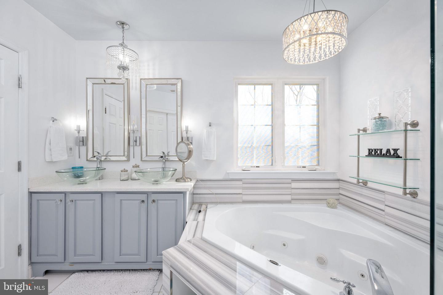 11 KENWOOD CT, FREDERICKSBURG, Virginia 22405, 5 Bedrooms Bedrooms, ,3 BathroomsBathrooms,Residential,For sale,11 KENWOOD CT,VAST2046356 MLS # VAST2046356