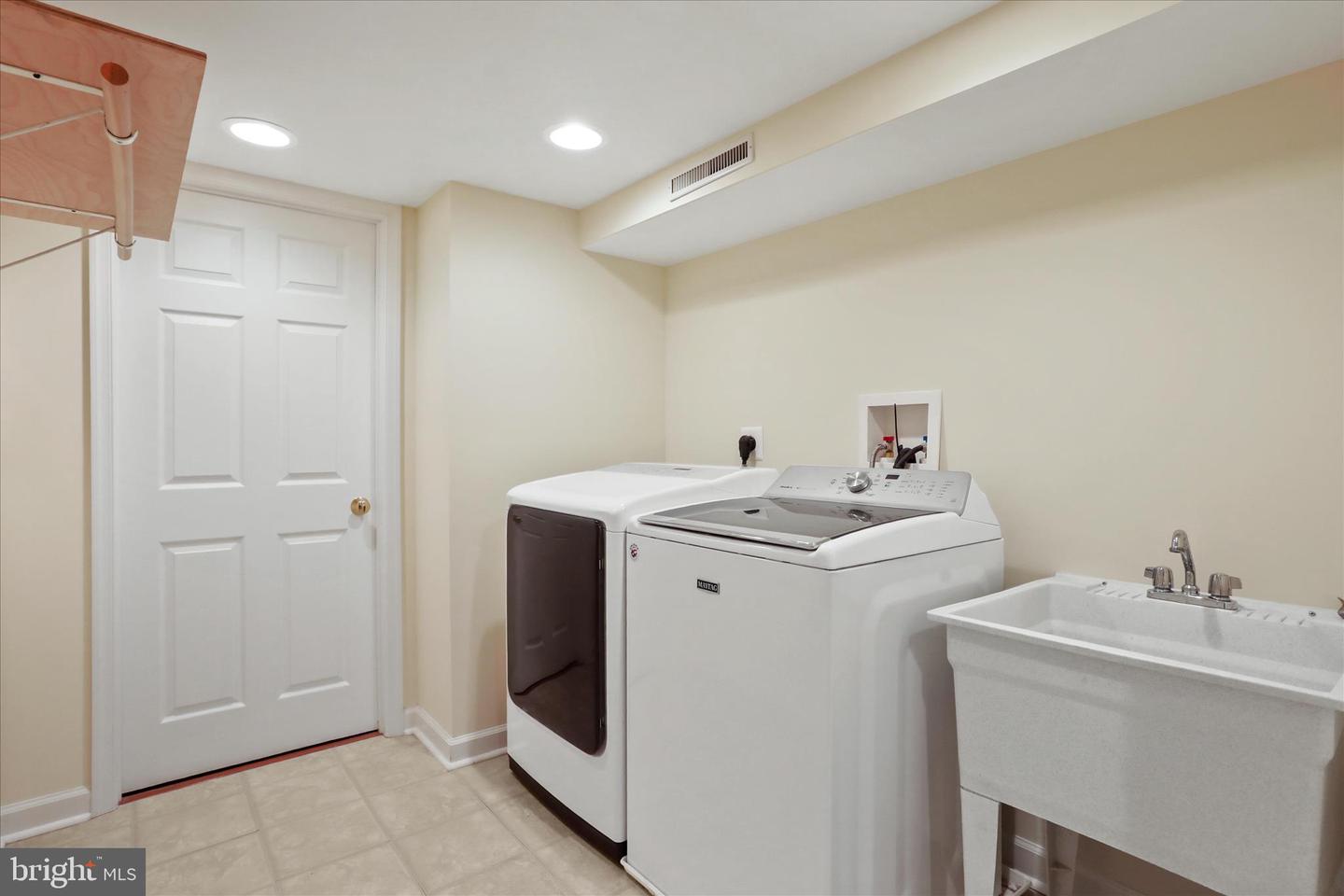 241 GROVER RD, EDINBURG, Virginia 22824, 3 Bedrooms Bedrooms, ,3 BathroomsBathrooms,Residential,For sale,241 GROVER RD,VASH2013654 MLS # VASH2013654