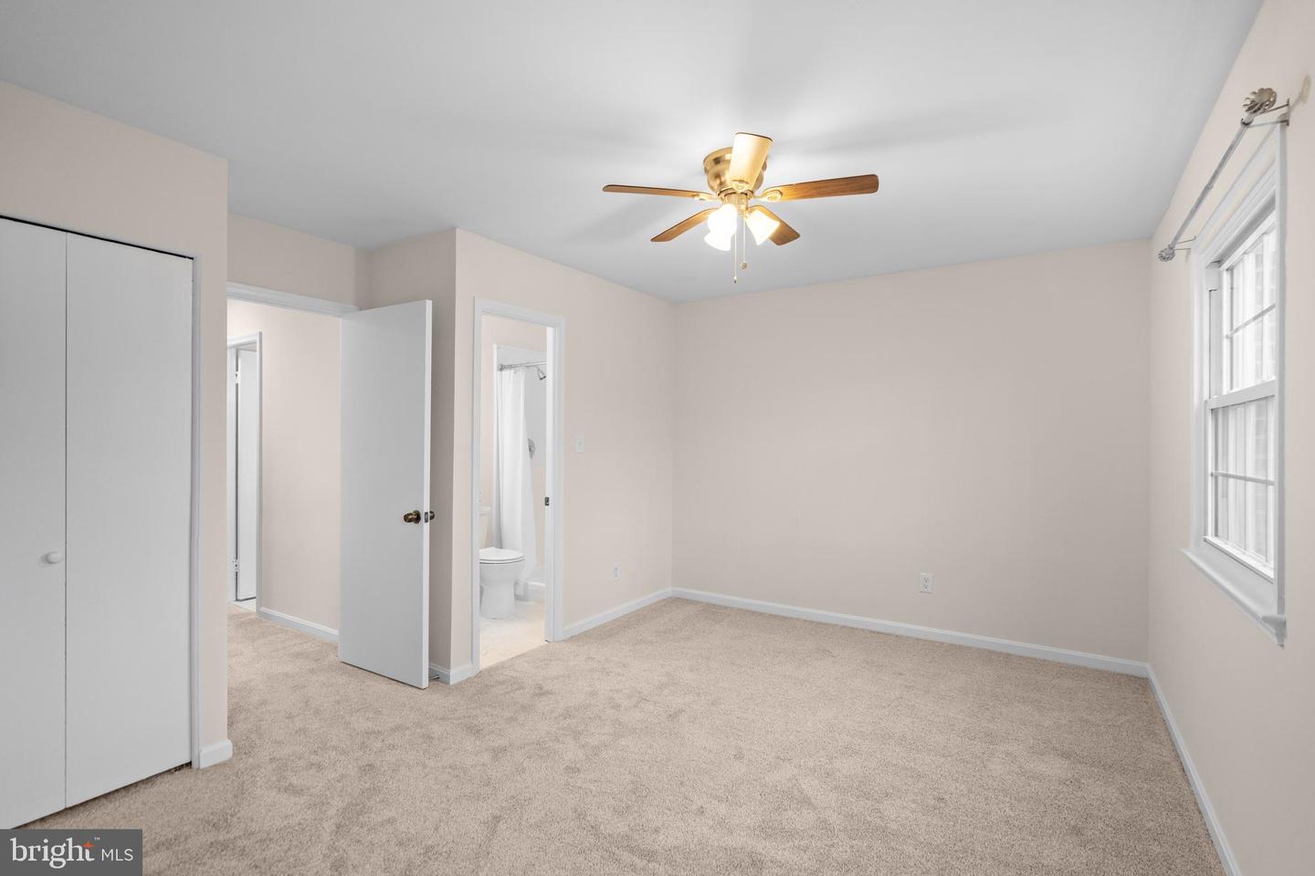 14831 HOXTON SQ, CENTREVILLE, Virginia 20120, 3 Bedrooms Bedrooms, ,2 BathroomsBathrooms,Residential,For sale,14831 HOXTON SQ,VAFX2292234 MLS # VAFX2292234