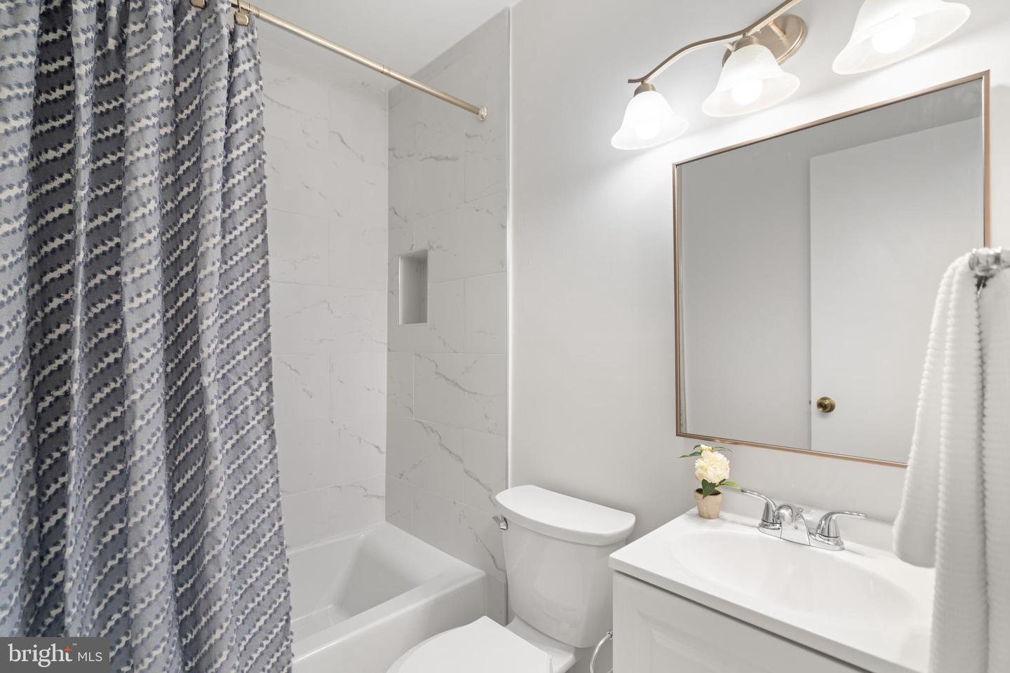 14831 HOXTON SQ, CENTREVILLE, Virginia 20120, 3 Bedrooms Bedrooms, ,2 BathroomsBathrooms,Residential,For sale,14831 HOXTON SQ,VAFX2292234 MLS # VAFX2292234