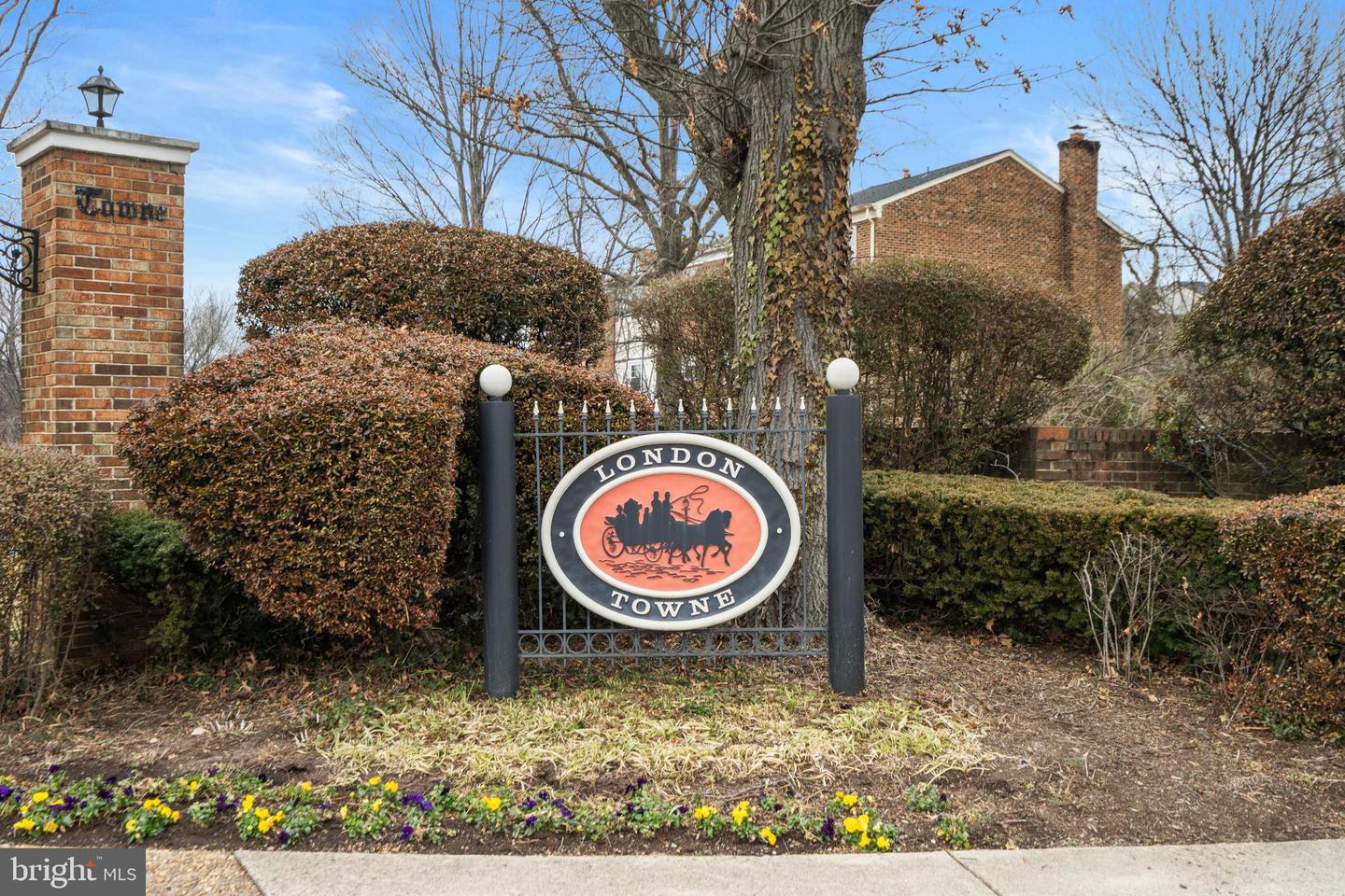 14831 HOXTON SQ, CENTREVILLE, Virginia 20120, 3 Bedrooms Bedrooms, ,2 BathroomsBathrooms,Residential,For sale,14831 HOXTON SQ,VAFX2292234 MLS # VAFX2292234