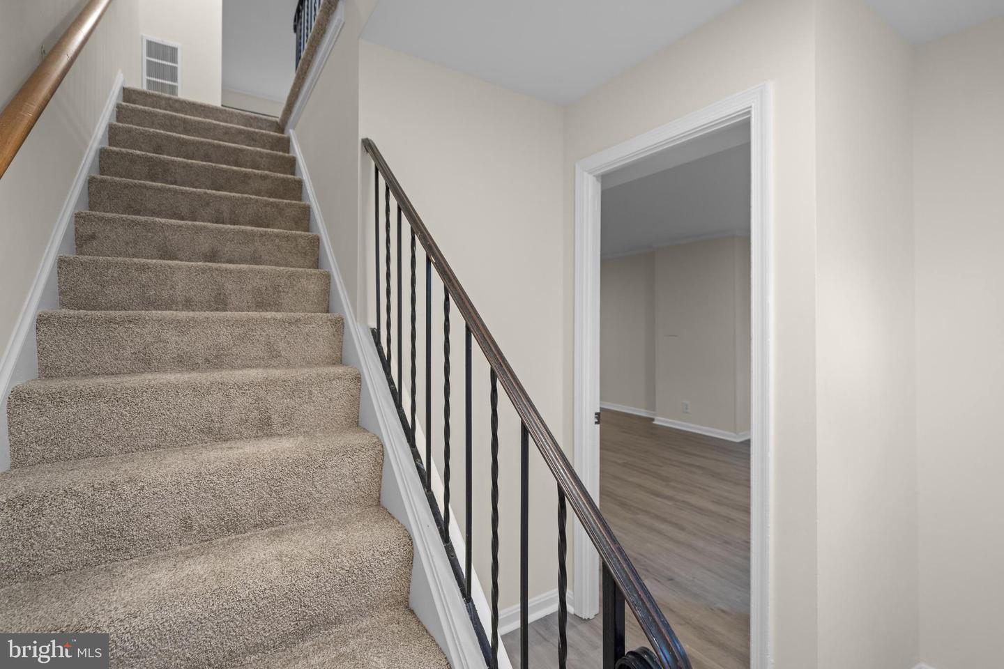 14831 HOXTON SQ, CENTREVILLE, Virginia 20120, 3 Bedrooms Bedrooms, ,2 BathroomsBathrooms,Residential,For sale,14831 HOXTON SQ,VAFX2292234 MLS # VAFX2292234