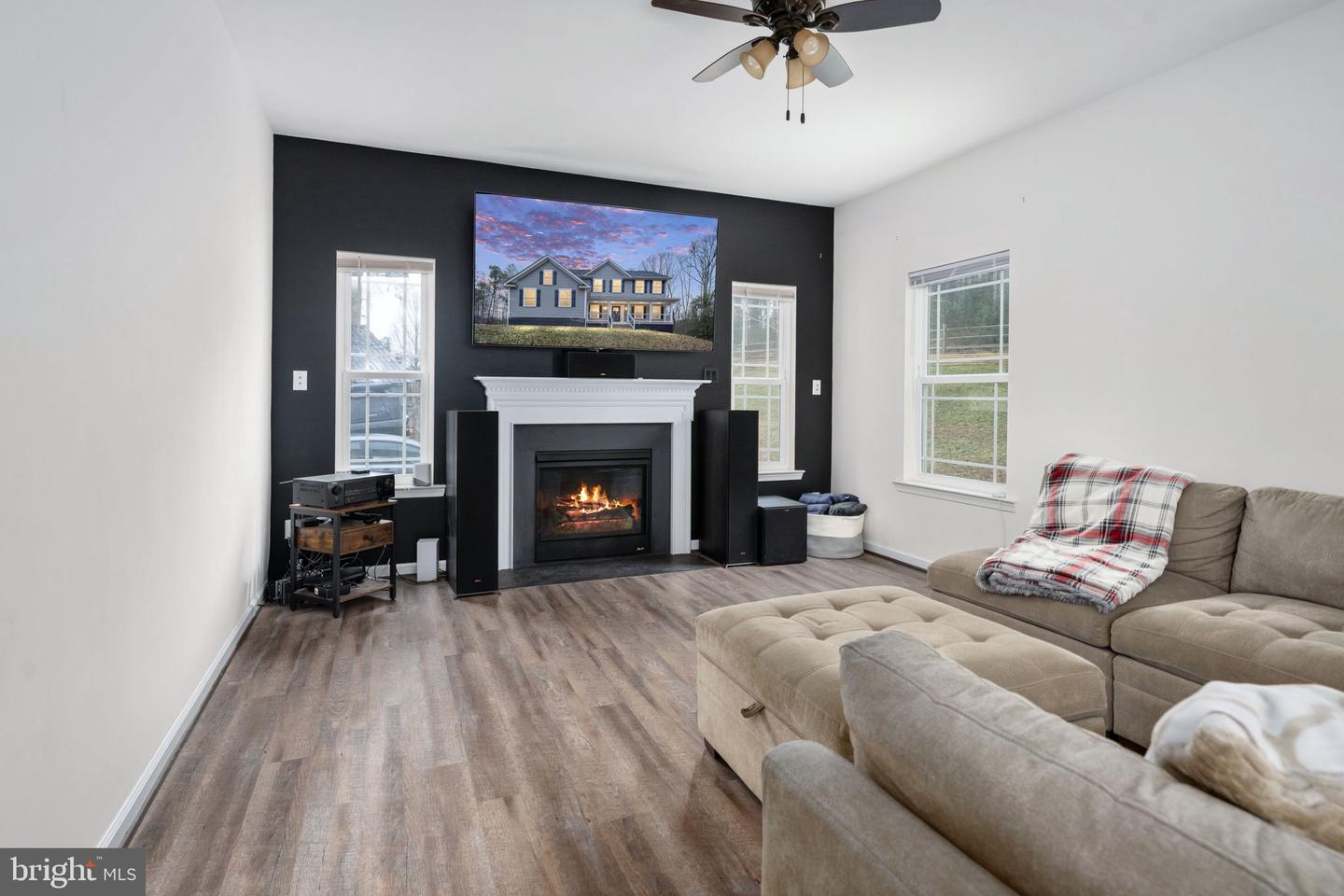 794 WHITE OAK RD, FREDERICKSBURG, Virginia 22405, 4 Bedrooms Bedrooms, 8 Rooms Rooms,3 BathroomsBathrooms,Residential,For sale,794 WHITE OAK RD,VAST2046366 MLS # VAST2046366