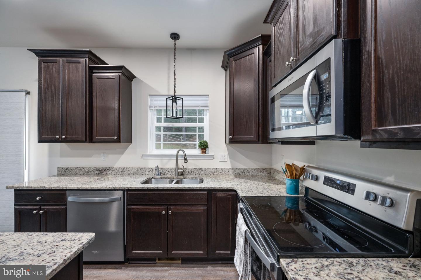 794 WHITE OAK RD, FREDERICKSBURG, Virginia 22405, 4 Bedrooms Bedrooms, 8 Rooms Rooms,3 BathroomsBathrooms,Residential,For sale,794 WHITE OAK RD,VAST2046366 MLS # VAST2046366