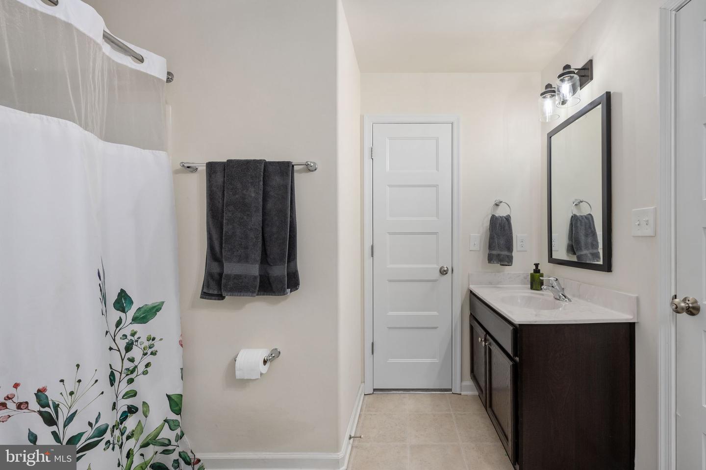 794 WHITE OAK RD, FREDERICKSBURG, Virginia 22405, 4 Bedrooms Bedrooms, 8 Rooms Rooms,3 BathroomsBathrooms,Residential,For sale,794 WHITE OAK RD,VAST2046366 MLS # VAST2046366