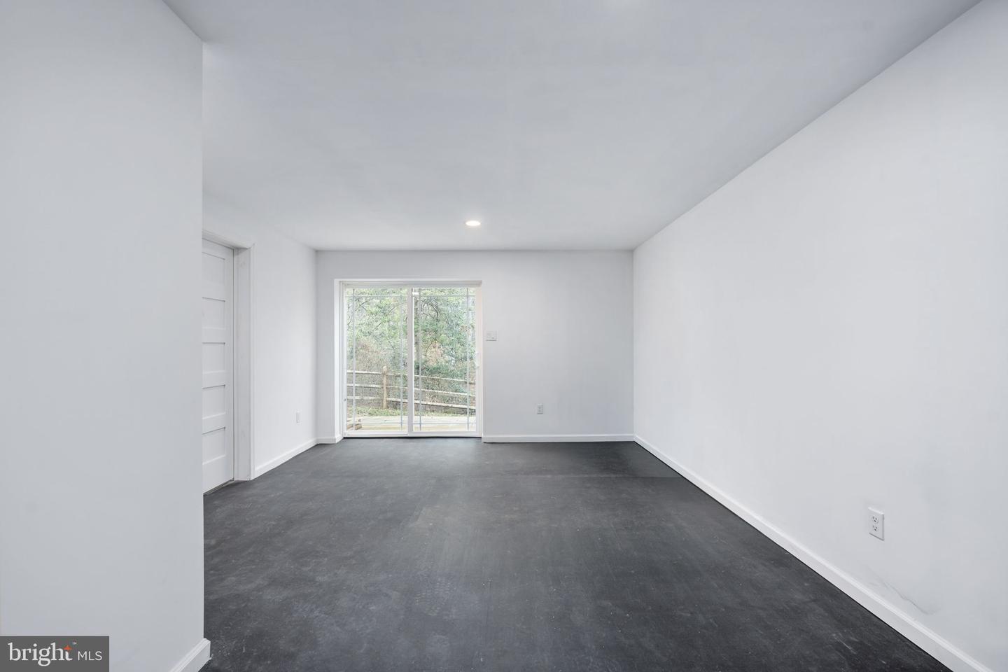 794 WHITE OAK RD, FREDERICKSBURG, Virginia 22405, 4 Bedrooms Bedrooms, 8 Rooms Rooms,3 BathroomsBathrooms,Residential,For sale,794 WHITE OAK RD,VAST2046366 MLS # VAST2046366