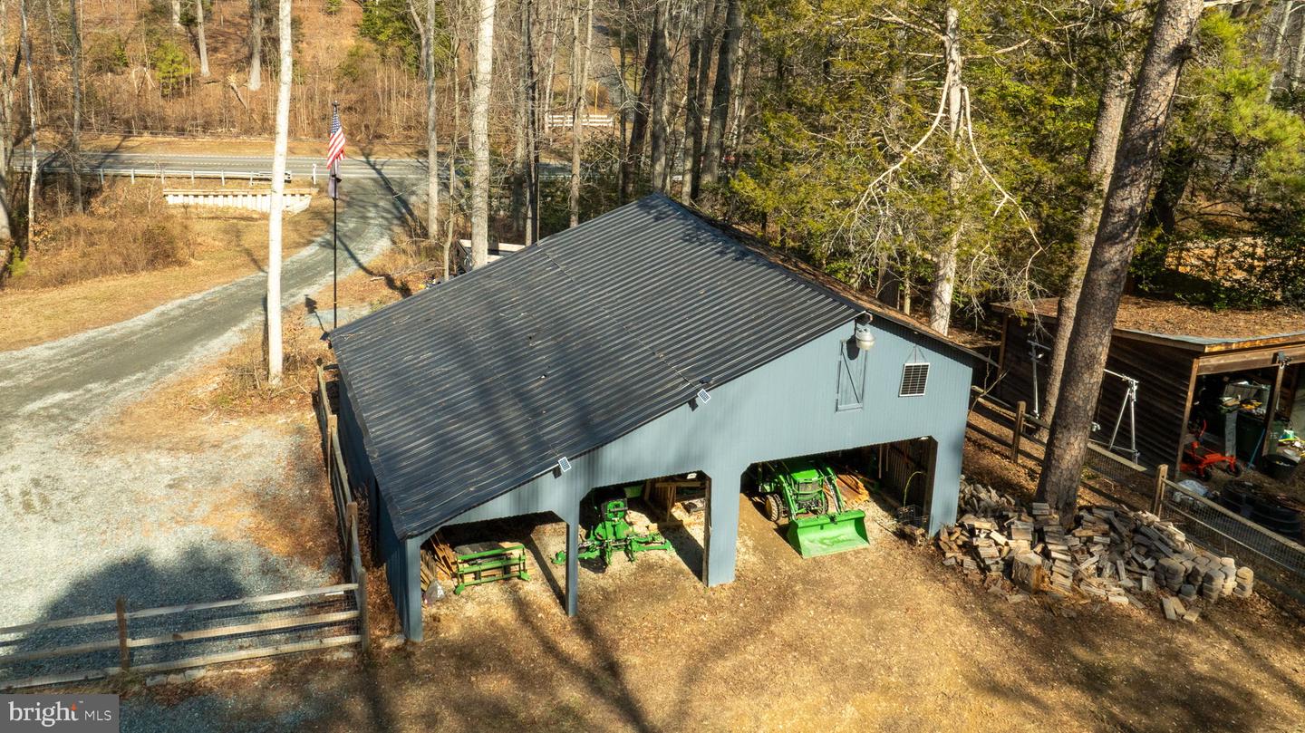 794 WHITE OAK RD, FREDERICKSBURG, Virginia 22405, 4 Bedrooms Bedrooms, 8 Rooms Rooms,3 BathroomsBathrooms,Residential,For sale,794 WHITE OAK RD,VAST2046366 MLS # VAST2046366